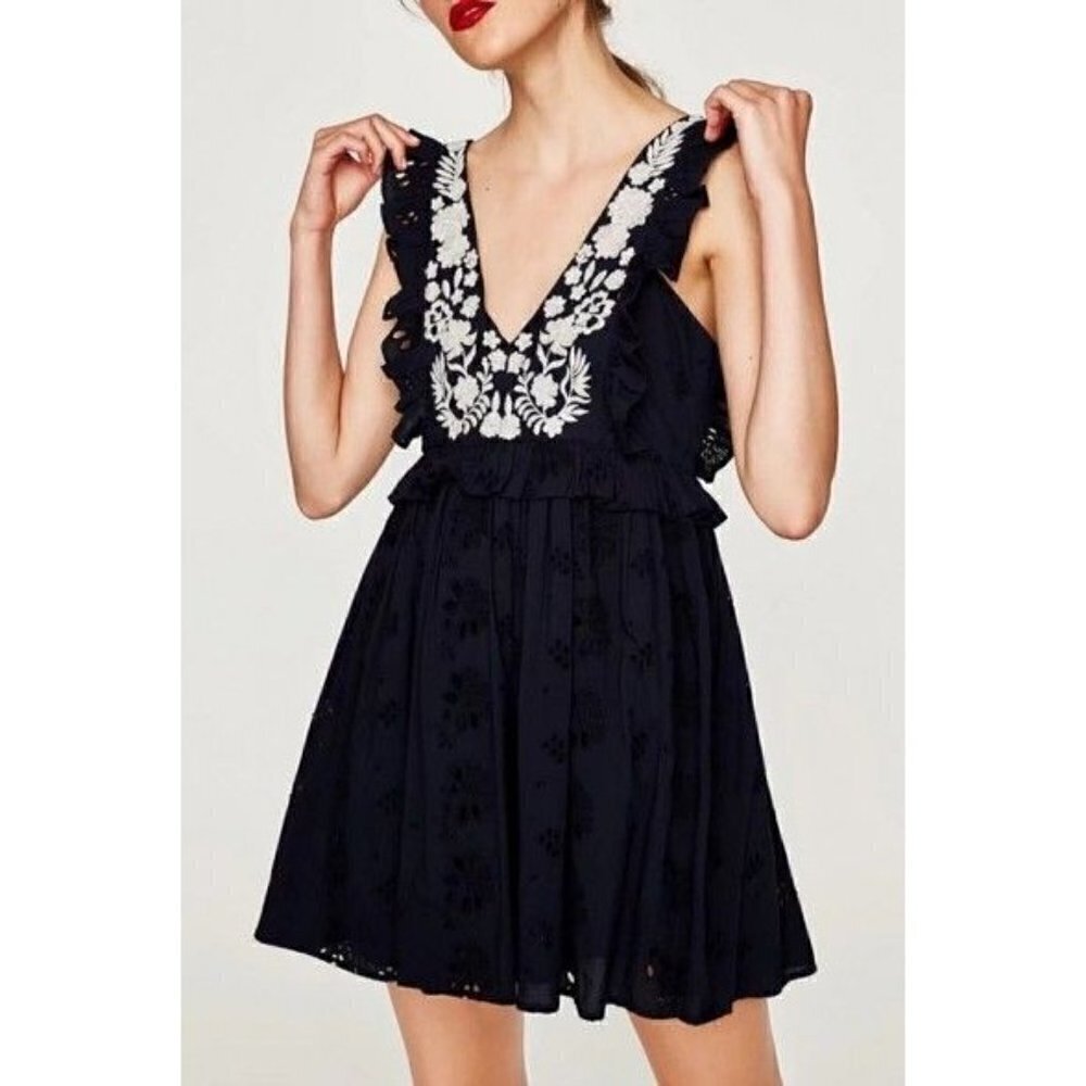 NWT Zara Navy V-Neck Ruffled Sleeveless White Embroidered Eyelet Mini Dress L